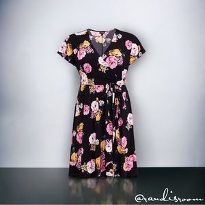 EUC Torrid Mini Stretch Crepe Wrap Short Sleeve Women’s Plus Dress SZ 0